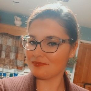 Meet your Posher, Elichia